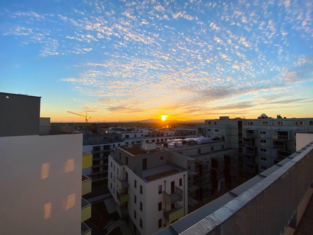 Sonnenwohnen Penthouse Direkt Bei U-Bahn Und Therme Wien Mit Top Anbindung Ins Zentrum Extérieur photo